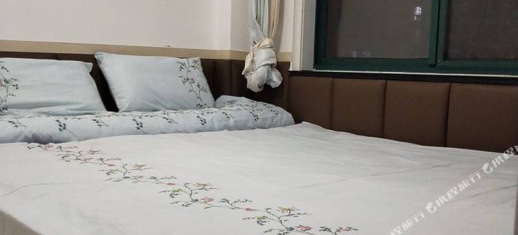 威海海景大三居海鲜码头近在咫尺公寓(环海路分店)图片