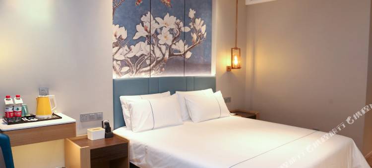 白玉兰酒店(威海高铁站韩乐坊店)图片