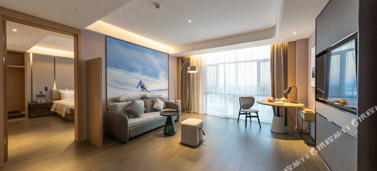 阿勒泰万驰广场迎宾路亚朵酒店图片