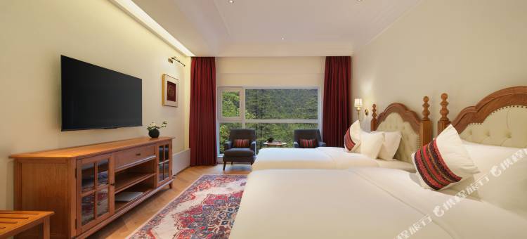 稻城亚丁花间岭·杜鹃谷温泉酒店图片