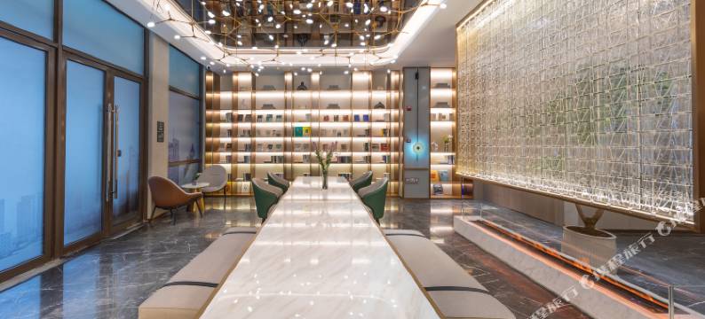 长沙岳麓区梅溪湖西地铁站亚朵酒店图片