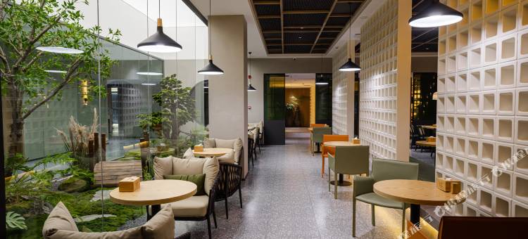 秋果酒店(呼和浩特内蒙古大学南校区五里营地铁站店)图片