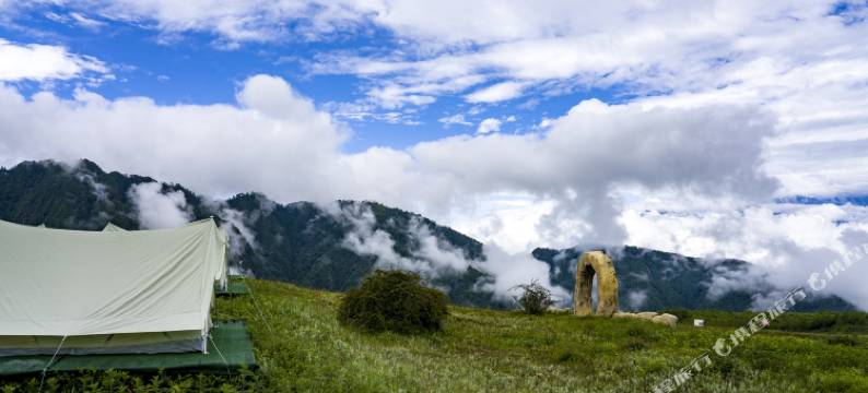 王岗坪贡嘎星空露营地图片