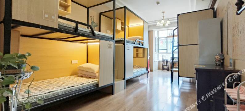 千屿绿岛青年旅舍(大同火车站店)图片