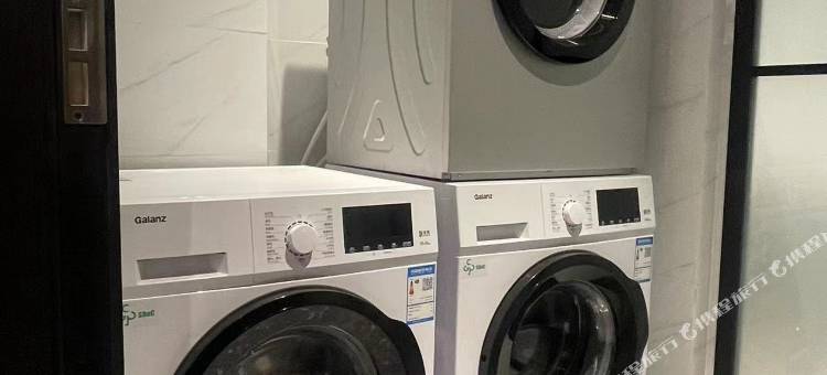 黑石S设计师酒店(宁波北仑银泰城中河路地铁站店)图片