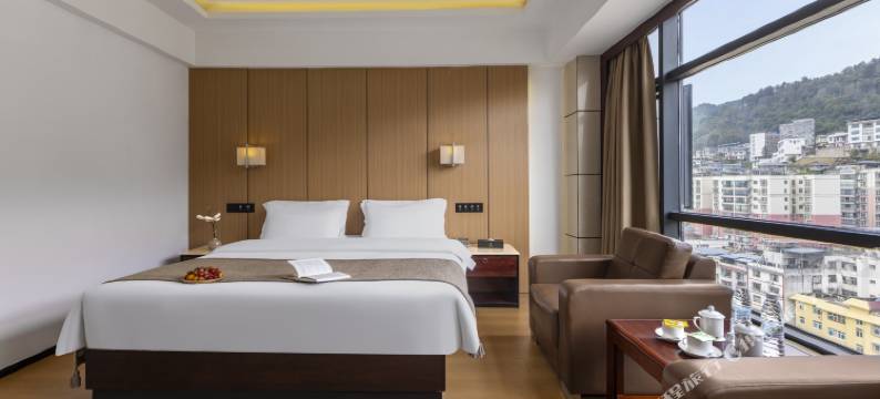 册亨柏丽花园酒店(县政府财富广场店)图片