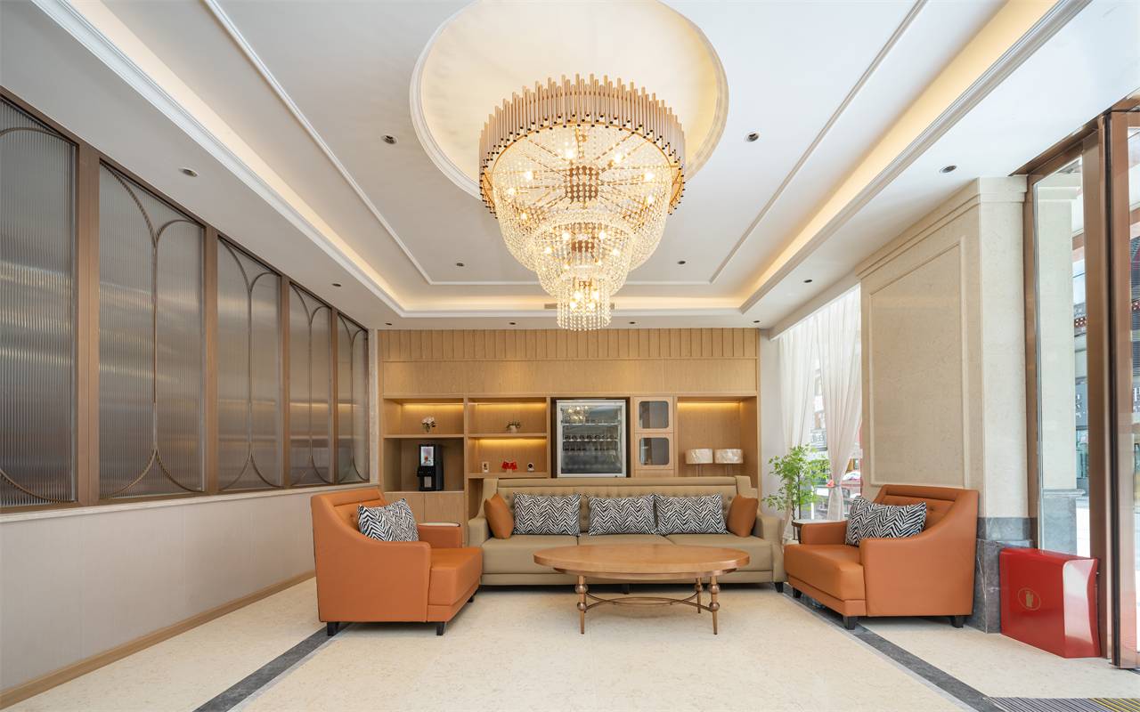 维也纳酒店(吉隆镇店)图片