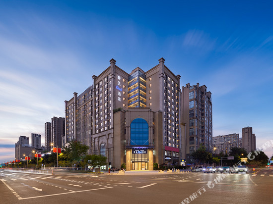 成都金融城双子塔豪生Club酒店(环球中心店)