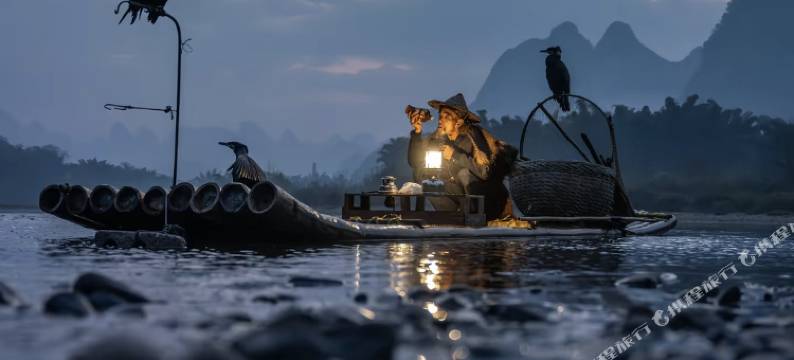 伴山栖居(20元人民币背景风景区店)图片