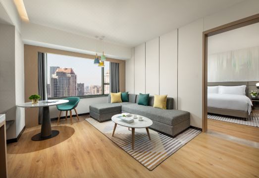 Holiday Inn Shanghai Nanjing RoadHotel Overview