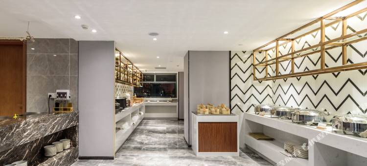 柏曼酒店(平南东湖店)图片