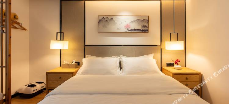 美驿轻奢名宿(张家界旅游步行街南门口美食街店)图片