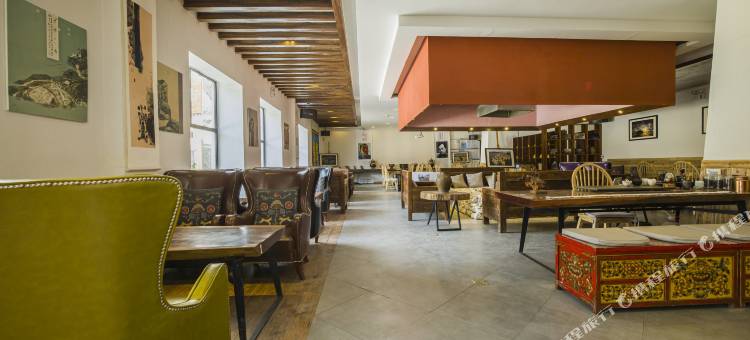 知白艺术酒店(稻城亚丁景区亚丁村店)图片