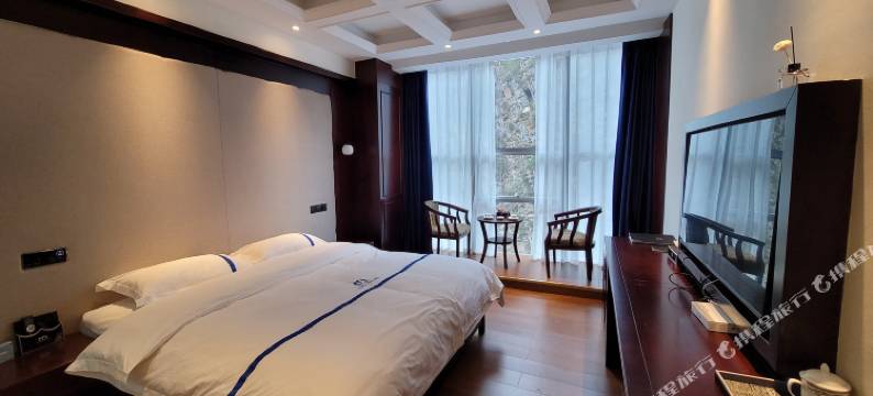 德格川藏大酒店图片