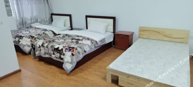 康定勒马听枫温泉驿站图片