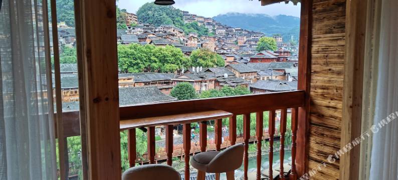 西江千户苗寨千寻山宿图片