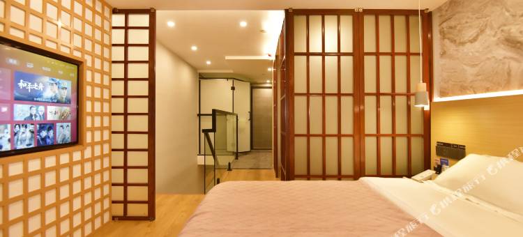 公羽家·设计师轻奢艺术酒店(观山湖公园林城西路地铁站店)图片