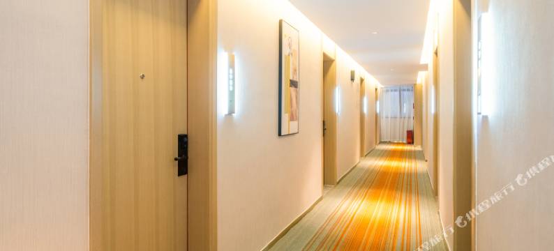 万龙酒店(南宁广西大学三十三中地铁站店)图片