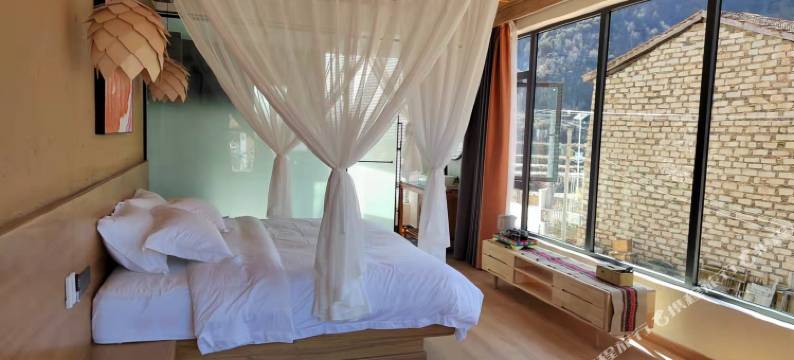 马尔康夏央民宿图片