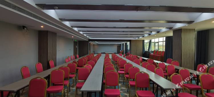 逸美精品艺术酒店(万达广场火车站店)图片