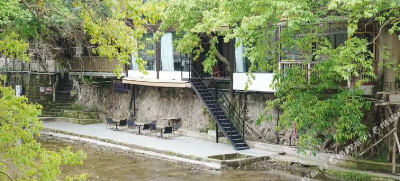 途鑫民宿(重庆金刀峡偏岩古镇店)图片