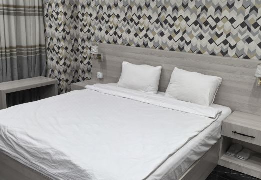 China Tower Hotel Overview