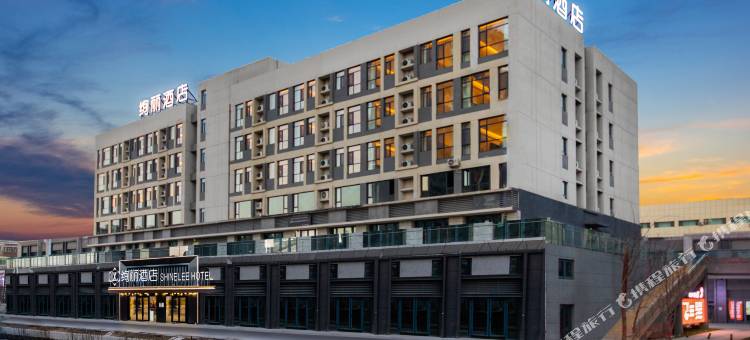 绚丽酒店(乌鲁木齐南站德汇万达广场店)图片