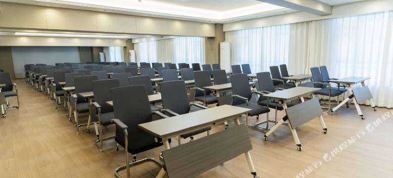 清远清城站顺盈时代广场枫度酒店图片