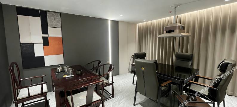 嘉钰商务酒店(商业大道八一总场店)图片