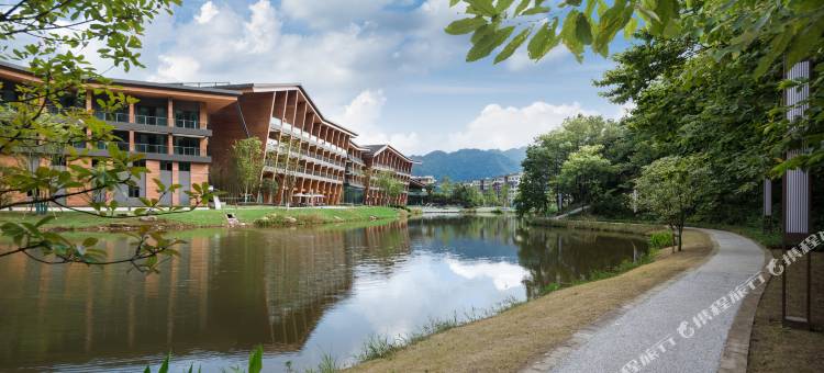 重庆四面山裕城春三里艺术度假酒店图片