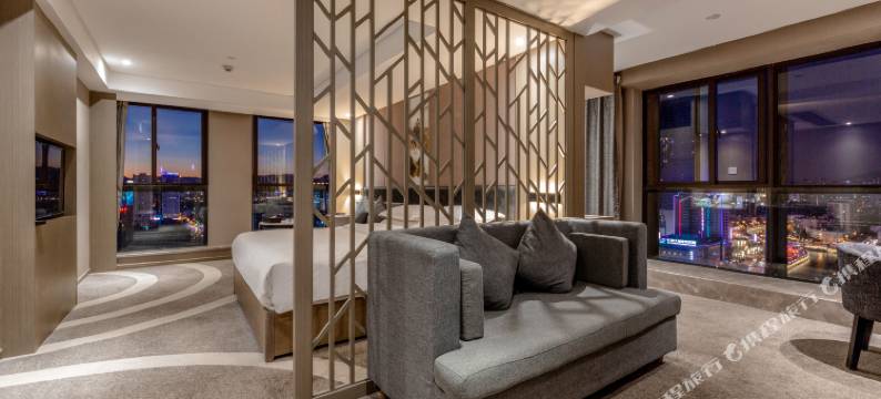 深蓝柏豪酒店(昆明火车站店)图片