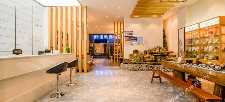 旅途精选酒店(曲靖小坡收费站店)图片