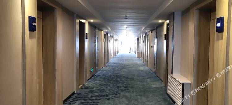 7天优品酒店(德令哈巴音河文化中心店)图片