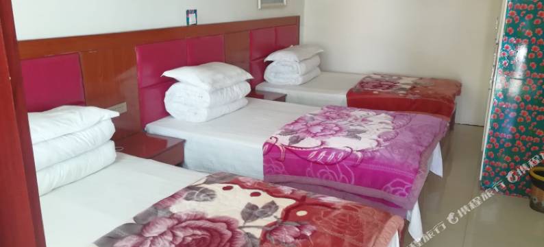 青海湖黑马河九号大本营露营基地图片