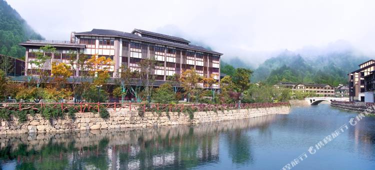 大别山陡沙河温泉小镇图片