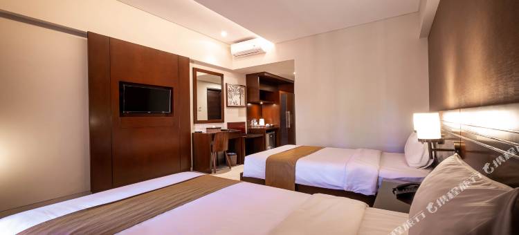 库塔余利亚海滩旅馆(Yulia Beach Inn Kuta)图片