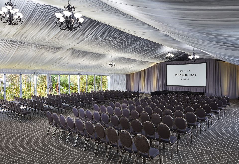 San Diego Mission Bay Resort Hotel Overview