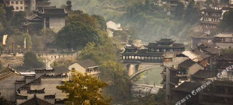 花筑·白河花谷客栈(芙蓉镇瀑布店)图片