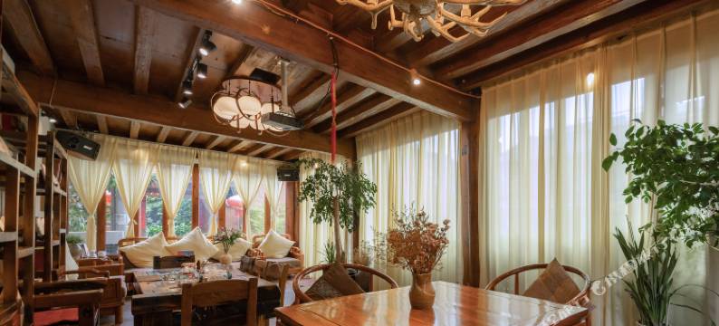 丽江远树雪山观景客栈(束河古镇店)图片