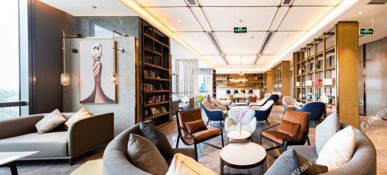 深圳南山豪方天际亚朵S酒店图片