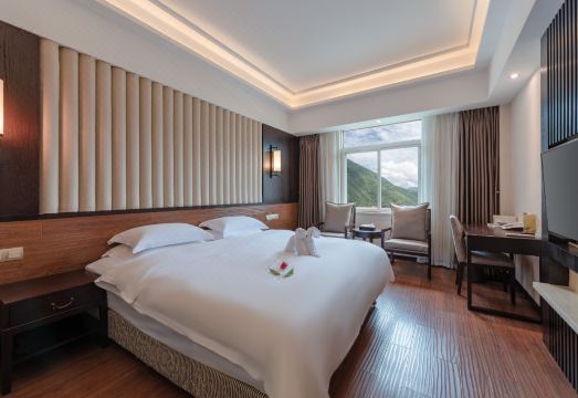 Hailuogou Long March Hotel (Moxi Ancient Town) Hotel Overview