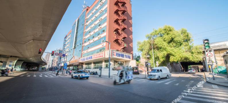 米特假日酒店(太原建设南路火车站店)图片