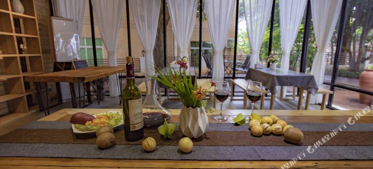 涠洲岛芳华精品客栈(贝壳沙滩天主教堂店)图片