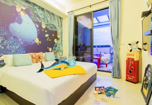 AUS B&B Hotel Overview