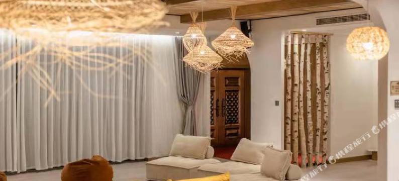 半山居雪山民宿图片