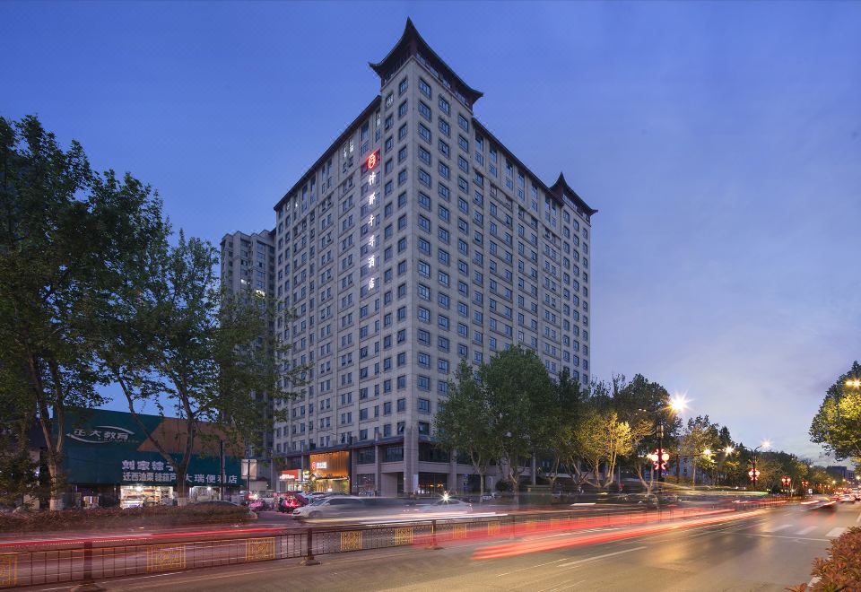 仟那千寻酒店(清明上河园店)外景图