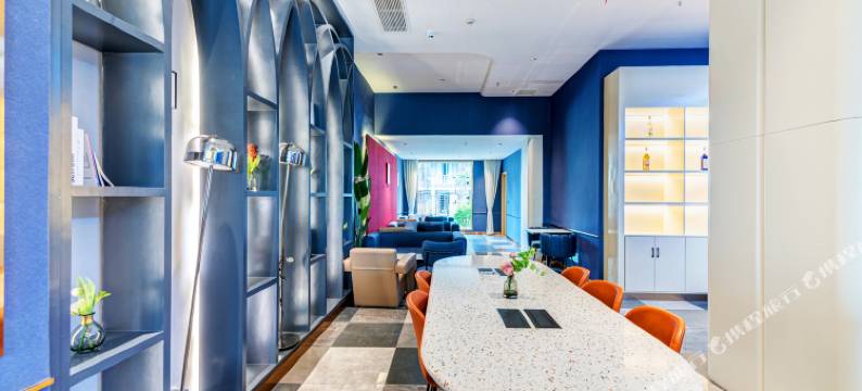 兰欧尚品酒店(自贡沿滩区龙湖公园店)图片