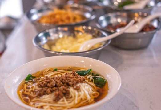 Binyue Hotel (Jinshi Cultural Park) Hotel Overview