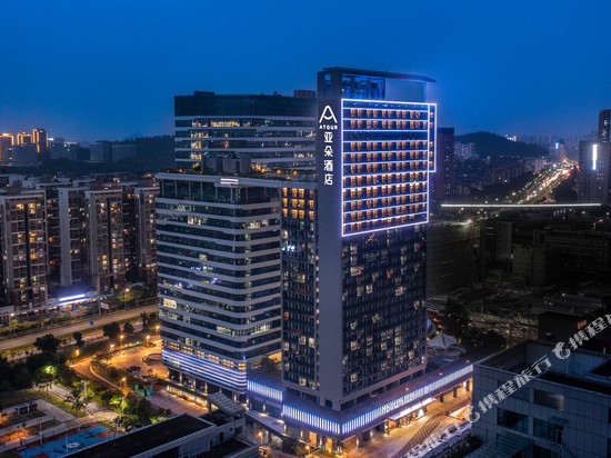 深圳龙华观澜高新园亚朵酒店