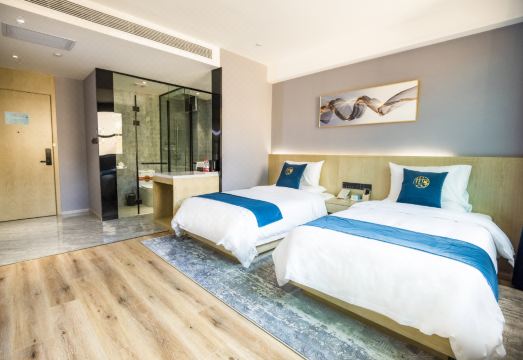 Huashili Light Luxury Hotel Hotel Overview